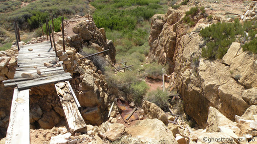 Apache Death Cave, Two Guns, Arizona