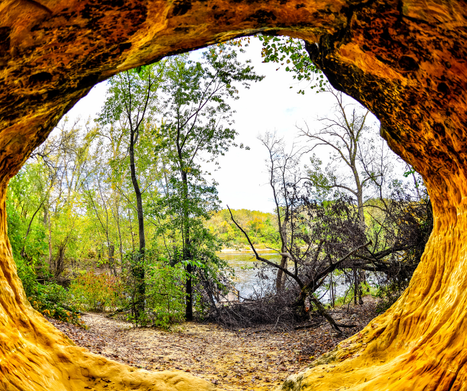 Natural Caves in Mississippi