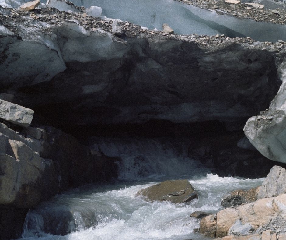 hidden caves of Montana