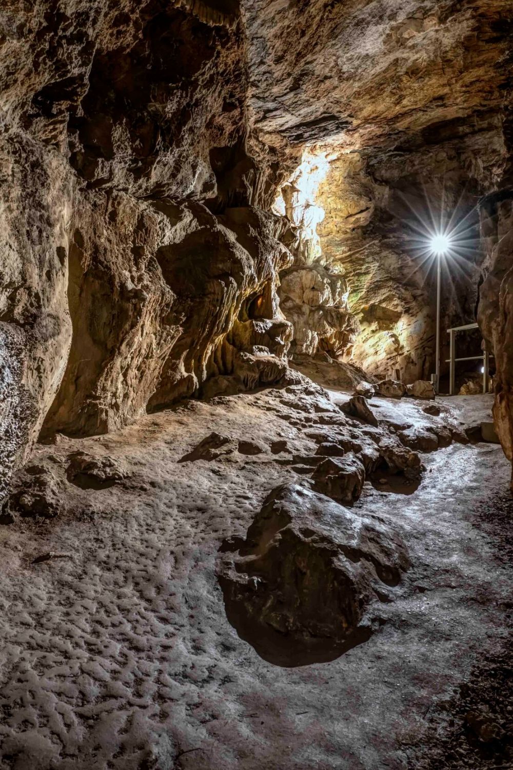 Ultimate Guide to Gardner Cave, Washington (Tours, Pricing, History
