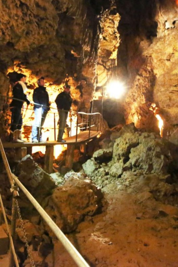 Kickapoo Indian Caverns size
