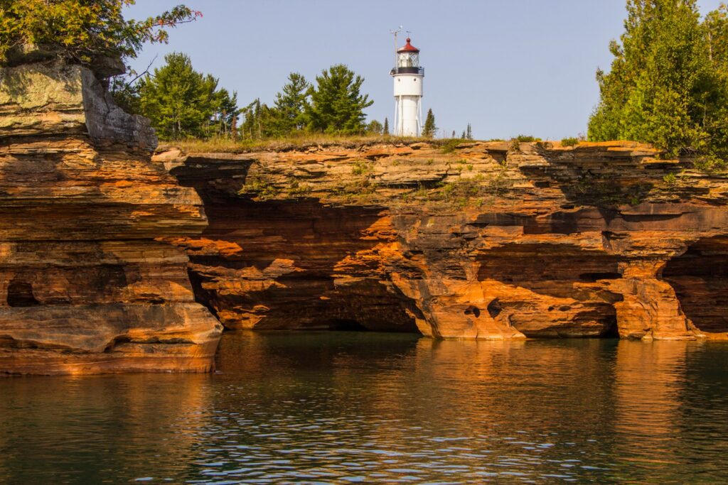Ultimate Guide to Devil’s Island Sea Caves, Wisconsin (Tours, Pricing, History, Map)